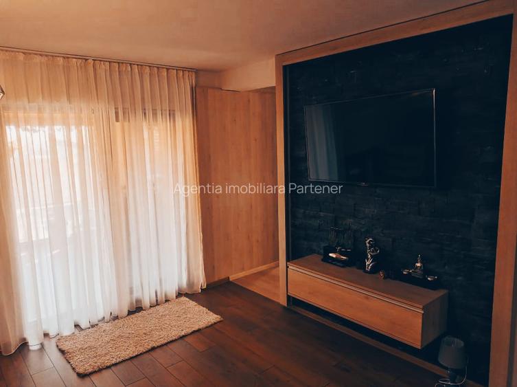 casa / vila Platou Prundu - Craiovei , mobilata / utilata , finisaje moderne ! - 12
