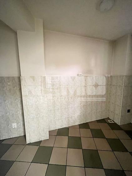 Inchiriem Spatiu Comercial 685Mp -137Mp/Nivel ISuceava/Universitate