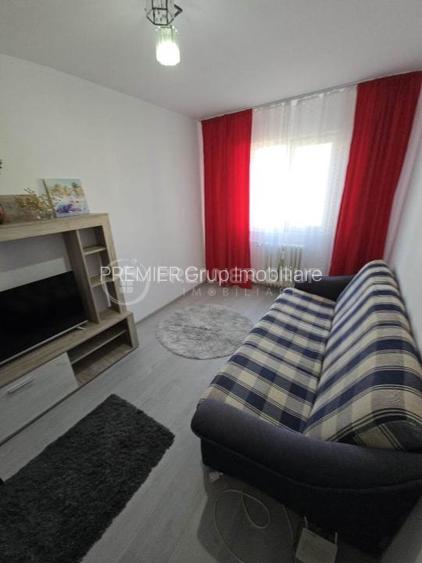 Etaj 3! Apartament 1 camera Podu Ros, 24mp + boxă - 2