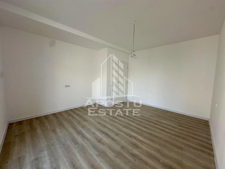 Duplex cu perete dublu 4 camere, complet finalizat la asfalt Chisoda.