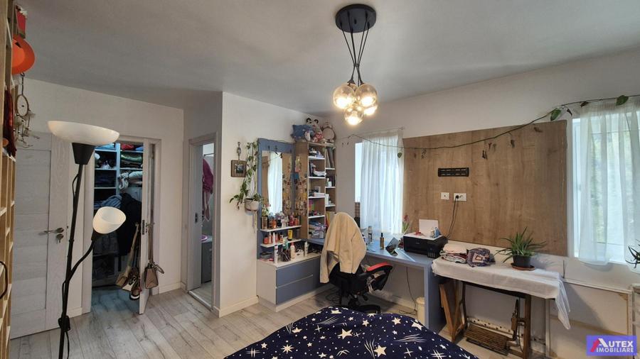 Casa Central Magurele pe Parter - 4 camere, 4 bai si teren de 580 mp