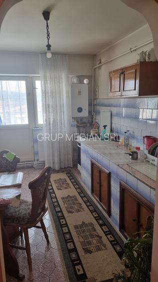 Apartament 3 camere de vanzare, zona Nord - Piață, decomandat, 84 mp - 6