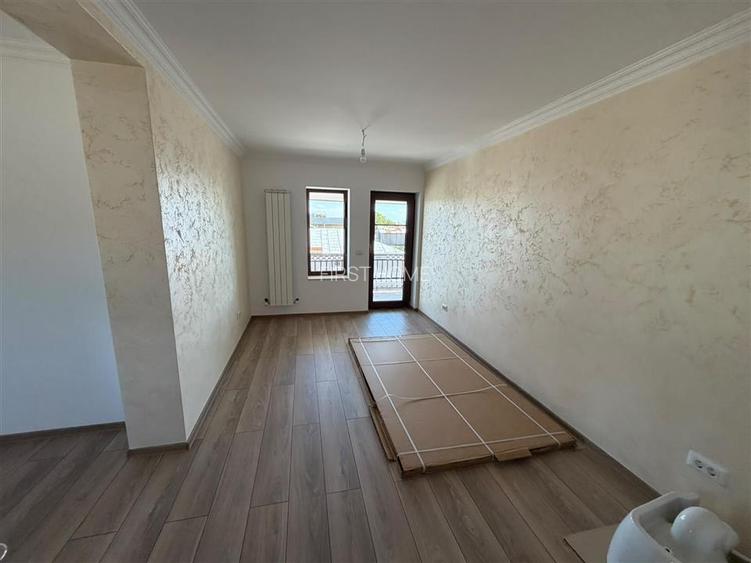 Vila deosebita Parter + Mansarda de vanzare in Odobesti - 26