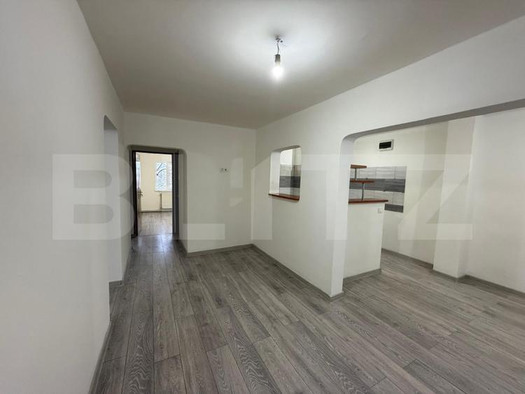 Apartament 4 camere de închiriat –ideal locuință sau activități comerciale