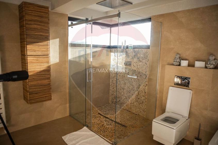 Casă / Vilă de lux cu 6 camere de vânzare în Șcheia, Suceava - 44