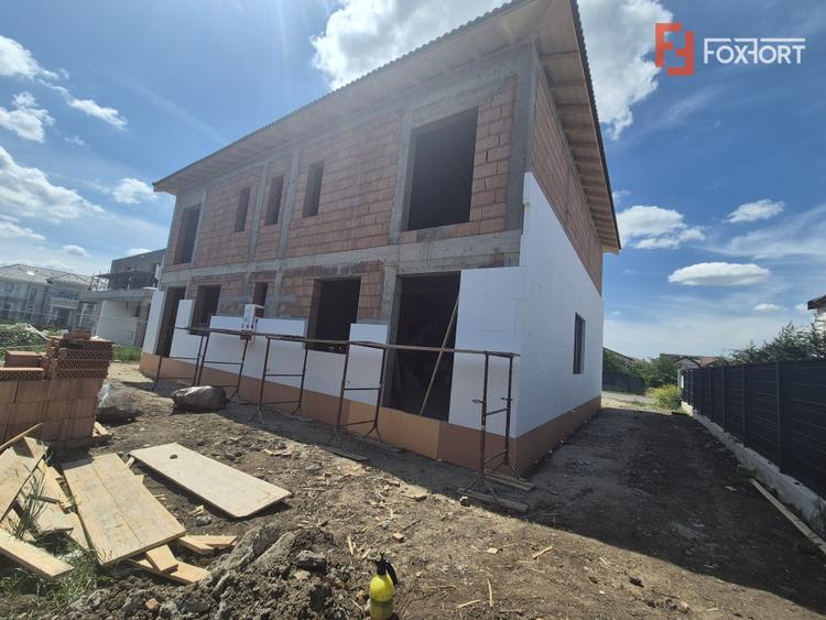 Duplex cu 4 camere de vanzare in localitatea Dumbravita