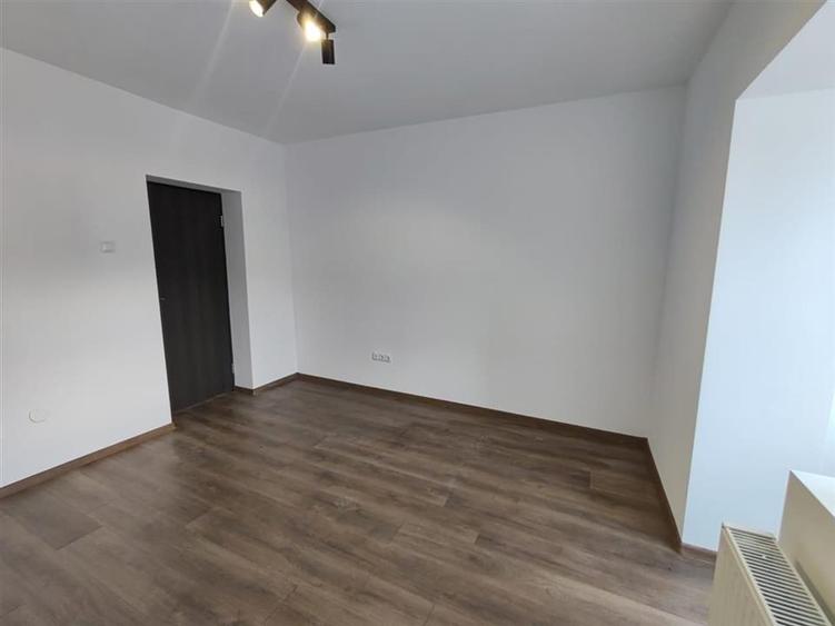 Garsoniera Rasnov Decomandata Renovata Bloc Vila Libera
