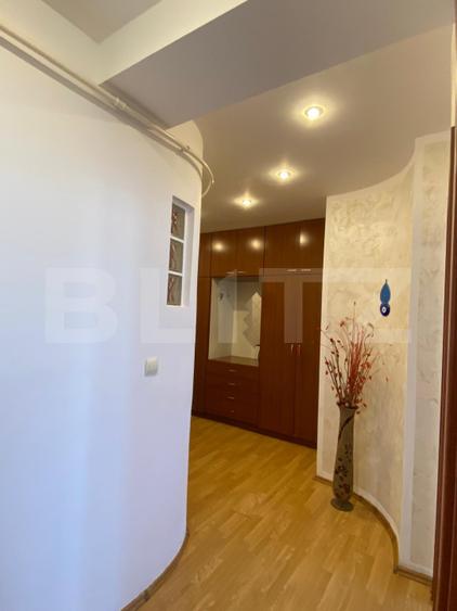 Apartament de vanzare, 4 camere, cu parcare inclusa, Zona de Jos