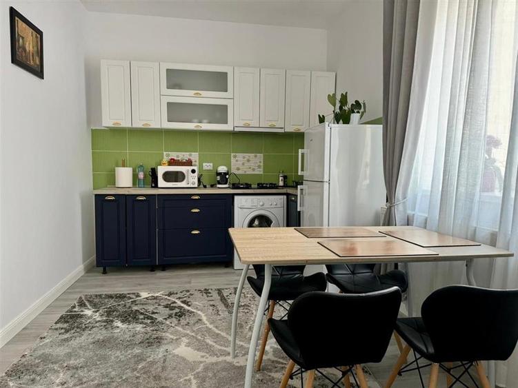 Grup 2 apartamente pivnita zona Centrala