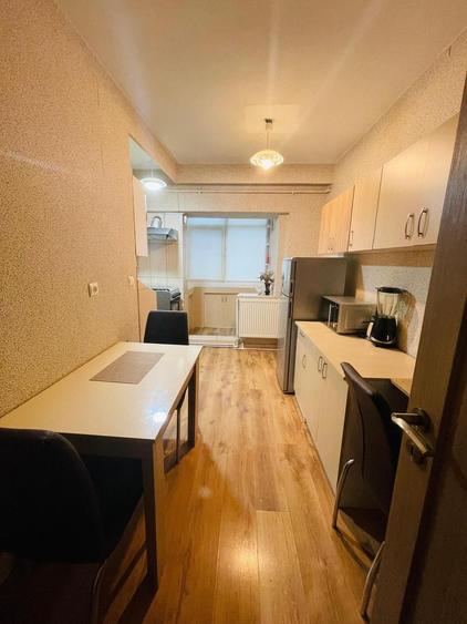 INCHIRIERE 3 CAMERE DECOMANDATE etaj 1 - FALEZA NORD