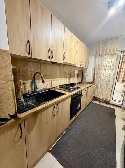 Apartament 3 camere, renovat complet, curte, zona Cloșca 98.700 E