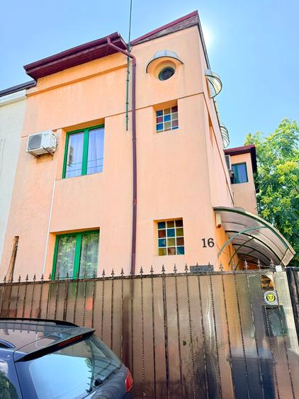 Vatra Luminoasa / Piata Iancului / Vila individuala cu 6 camere/ 230 mp
