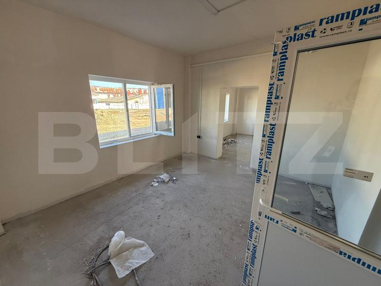 Hală 700 mp + Spațiu Comercial și Birouri, Curte 5000 mp, zona Mănești