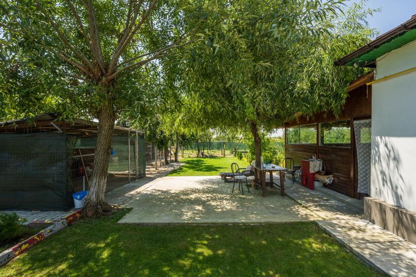 RACARI - DAMBOVITA, CASA PE PARTER 85 MP, LOT 2200 MP!