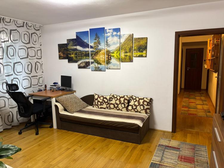 Apartament 4 camere, zona Centrul Civic