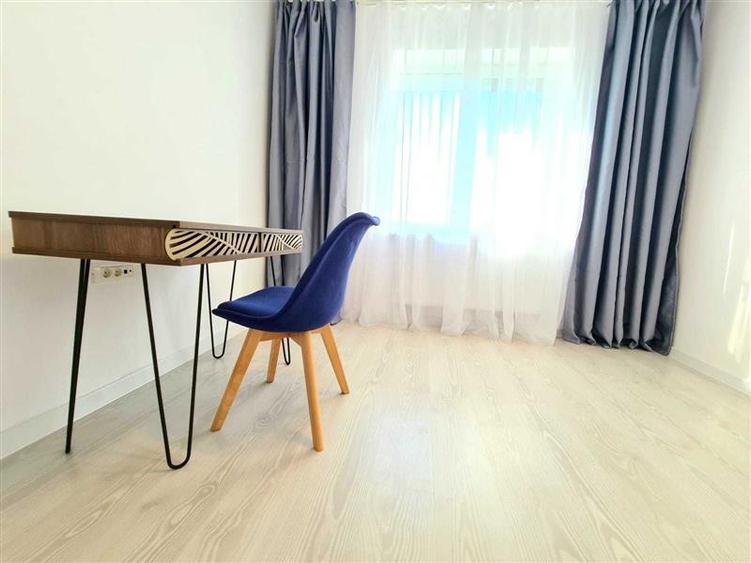 Lux linga Mall 3 camere decomandat cu centrala proprie