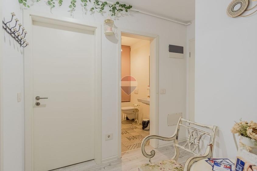 Cameră 13 mp de închiriat | Salon Beauty | Kasper Coresi