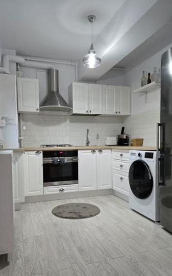 Închiriere Apartament 2 camere în Baneasa, SEMIDECOMANDAT, CENTRALA PROPRIE
