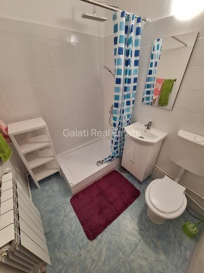 3 semidecomandate Ultracentral Etaj 4/4 56 mp mobilat/utilat 350Euro/luna - 5