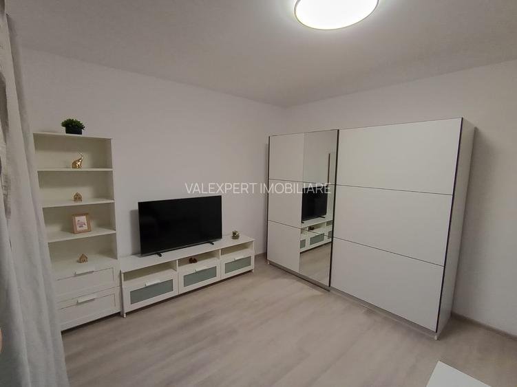3 camere, 2 bai, etaj 1/6, mobilat complet, complexul cu clinica medicala ONIX