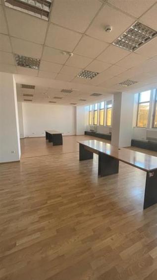 Vatra Luminoasa, spatiu birou