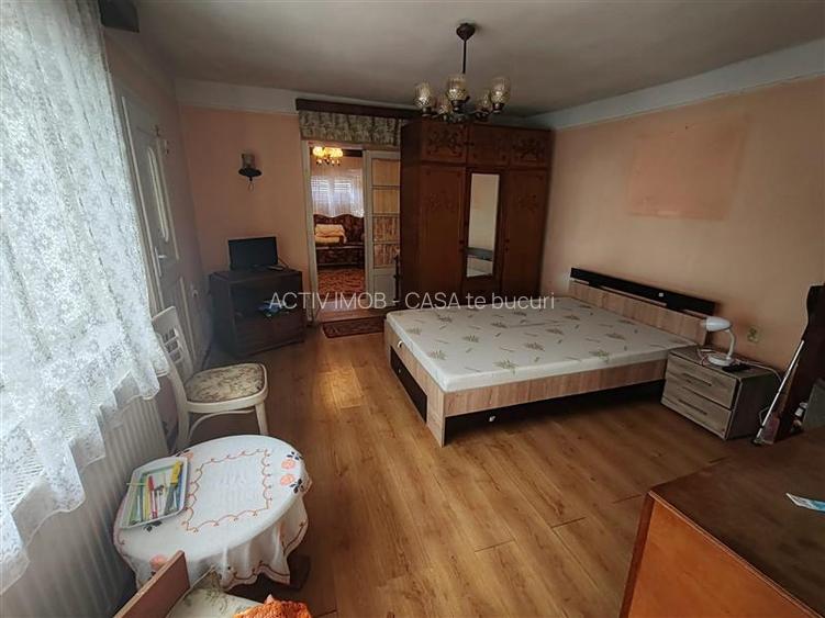 Bocsa Montana, Casa cu pridvor generos, ideala pentru familie extinsa. - 20