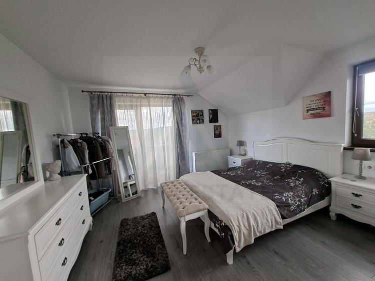 Casa individuala 5 camere 2 bai cu pivnita si pod in Selimbar
