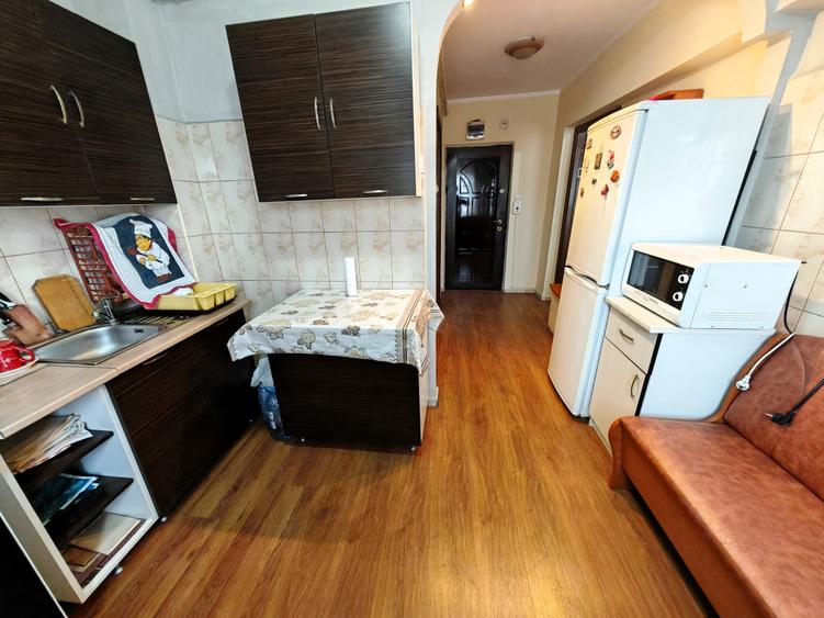 2 camere, la cheie, Republicii