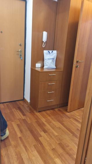 Vitan Moll , 5 munte metrou  Mihai Bravu