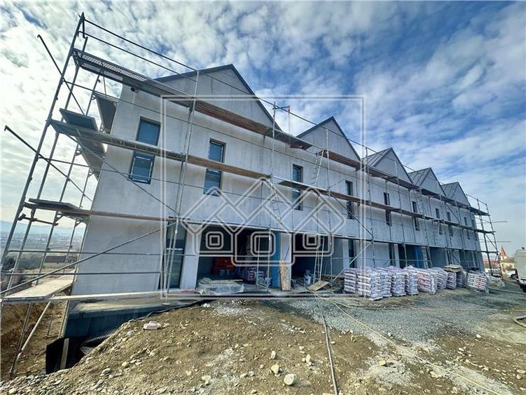 Casa cu 4 camere in Sibiu, 3 bai, 137 mp utili, 2 locuri de parcare