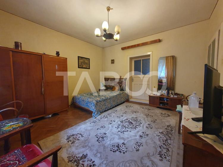 Casa 5 camere 374 mp utili + Anexa 75 mp in punctul 0 al Fagarasului
