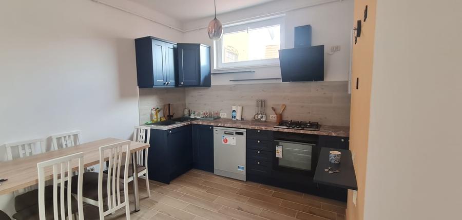 Inchiriez apartament 4 cam str.Sitei, Centrul Civic .