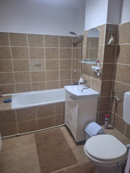 Închiriez apartament 2 camere decomandat, complet mobilat și utilat