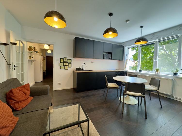 0 % comision Apartament modern 3 camere etaj 2/3, locatie Centrala