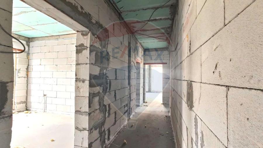 Casă / Vilă cu 5 camere de vânzare în zona Kamsas Constanta