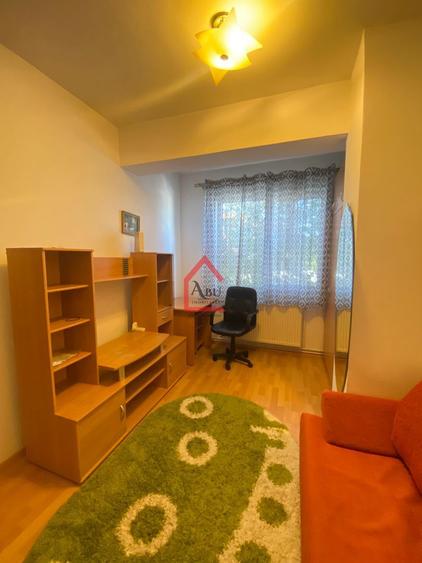 Apartament 1 camera, zona Podul de Piatra - Gara