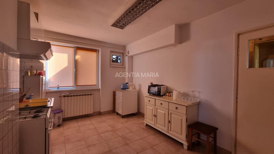 Apartament 3 camere centru 79000 Euro
