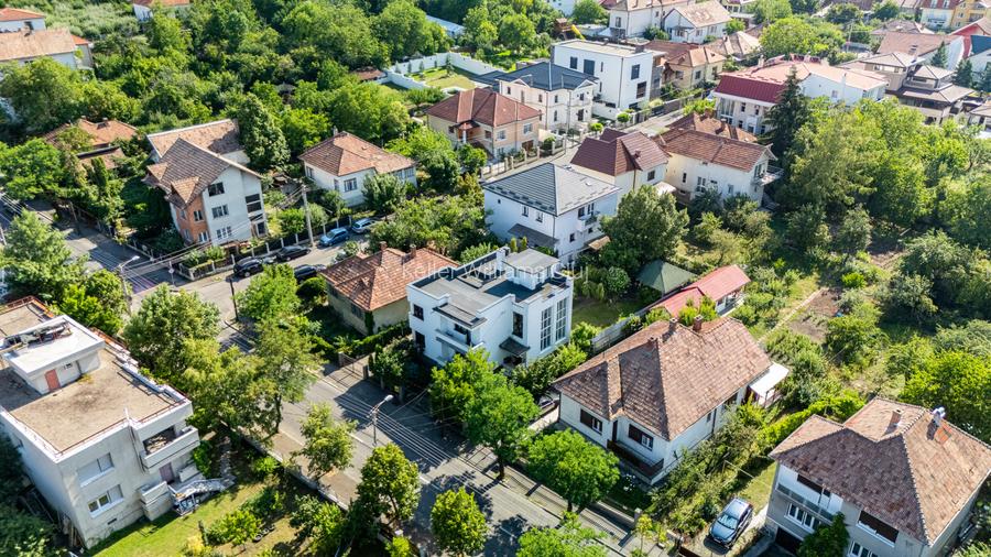 Vilă Individuală | Str. Alexandru Bohatiel 18, Zona Piața Engels - 3