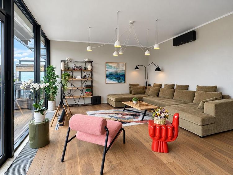 Penthouse duplex cu șemineu, saună și vedere la parcul Carol