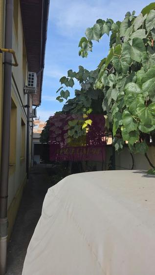 Casa, 5 camere si curte, locatie centrala in Pantelimon, Ilfov