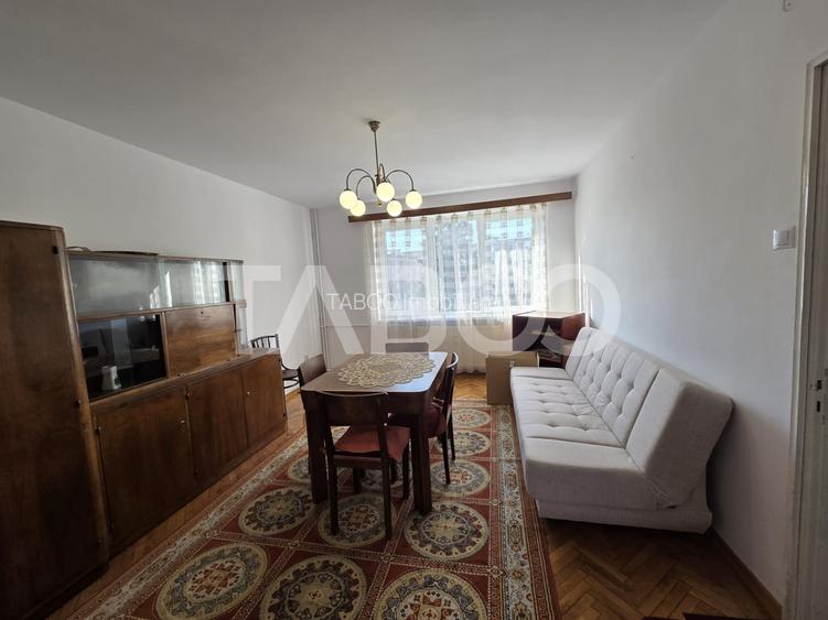 Apartament 2 camere semidecomandat zona Mihai Eminescu etajul 2 - 4