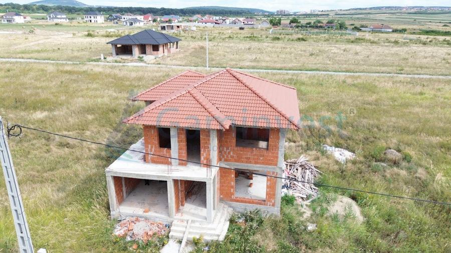 Casa spatioasa cu etaj la rosu de vanzare, Cihei, Bihor