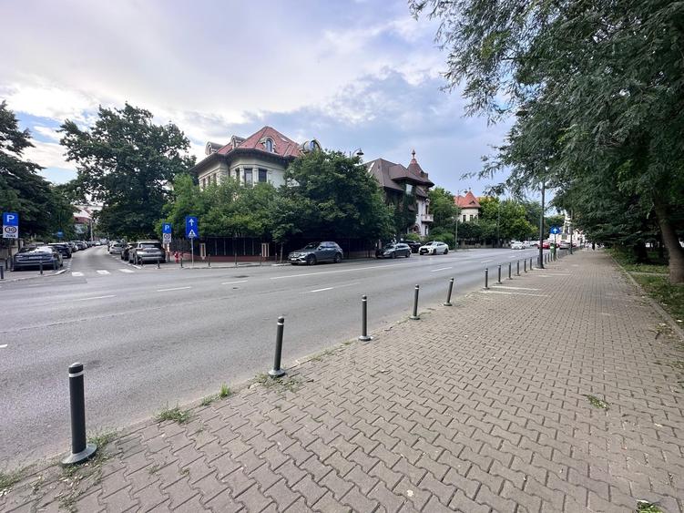 Vila interbelică în zona Aviatorilor