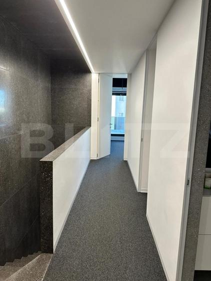 Casa cu 4 camere, 145 mp, zona Andrei Muresanu