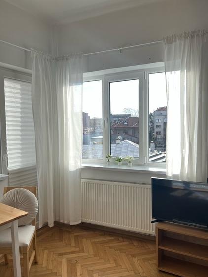 Garsoniera de inchiriat renovata cu balcon Mosilor -Universitate - Mantuleasa