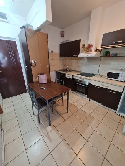 Apartament cu 2 camere - zona Granit - Baza 3
