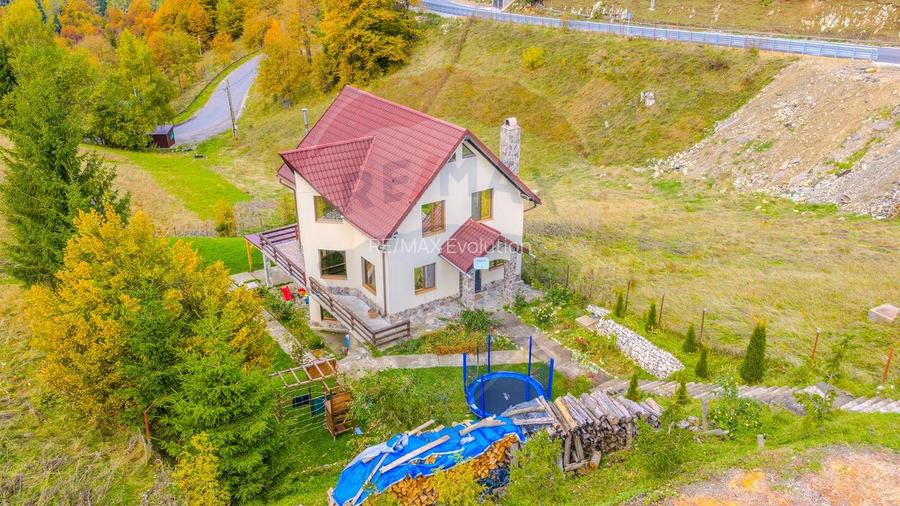 CASA DE VACANTA | 4 camere| de vânzare în FUNDATA, BRAȘOV| COMISION 0% - 55