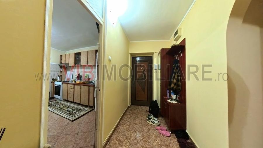 Apartament 3 camere Central - parter- 80 mp - boxa inclusa