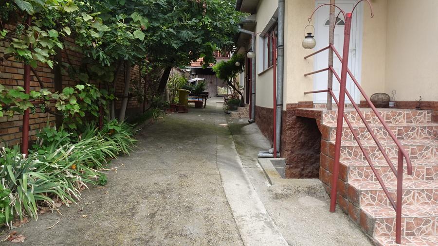 Vand casa in Deva compusa din doua corpuri, zona Calugareni partea de jos,