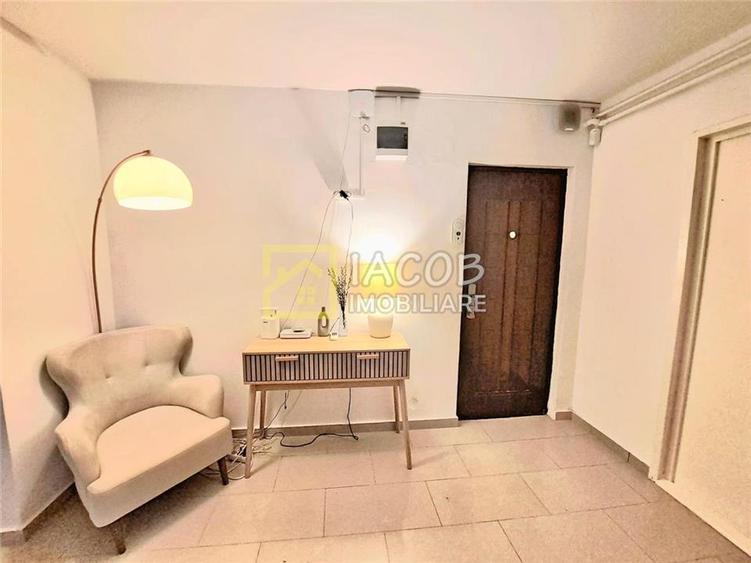 Spatiu birouri, partial mobilat, zona Ana Ipatescu - Bistrita Lac, str. 1 Mai -